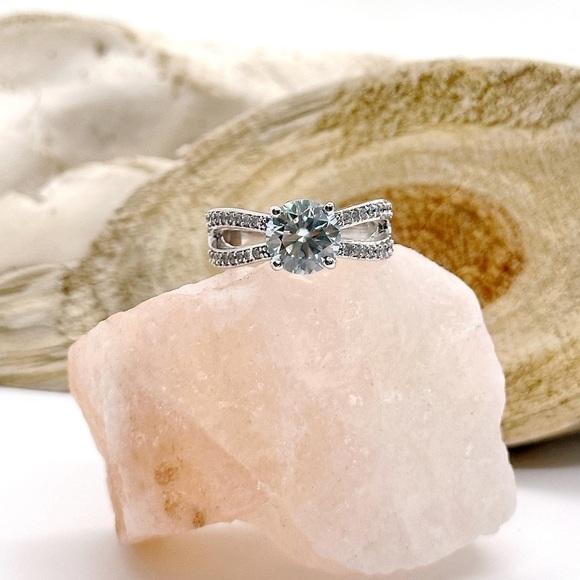 EXCEPTIONAL 1.8 Carat Icy Round Solitaire Moissanite Solid Sterling Ring - Picture 5 of 11